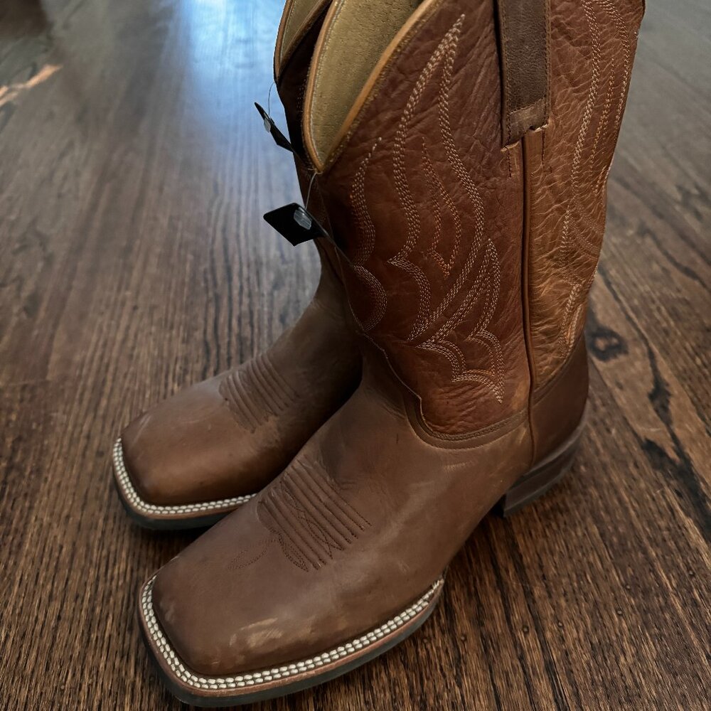 CODY JAMES square toe cowboy boots